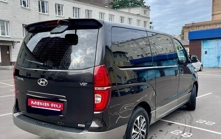 Hyundai Grand Starex Grand Starex I рестайлинг 2, 2018 год, 2 750 000 рублей, 5 фотография