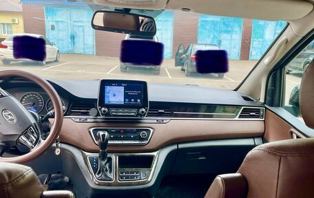 Hyundai Grand Starex Grand Starex I рестайлинг 2, 2018 год, 2 750 000 рублей, 14 фотография