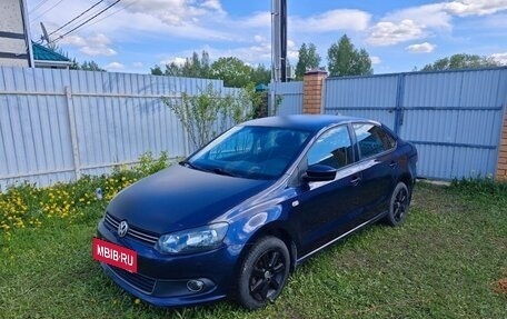 Volkswagen Polo VI (EU Market), 2012 год, 700 000 рублей, 2 фотография
