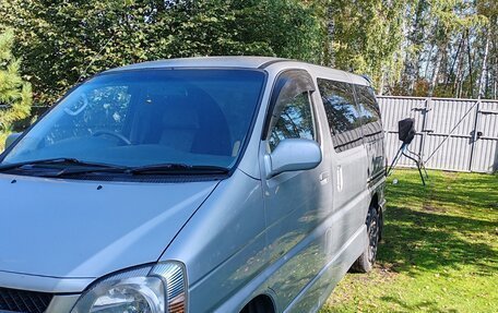 Toyota Touring HiAce I, 2001 год, 1 400 000 рублей, 3 фотография