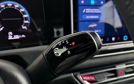 Volkswagen Tiguan, 2024 год, 4 397 000 рублей, 25 фотография