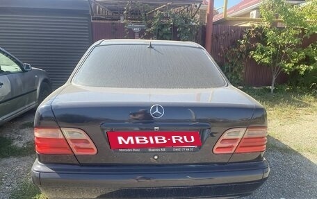 Mercedes-Benz E-Класс, 2000 год, 350 000 рублей, 7 фотография