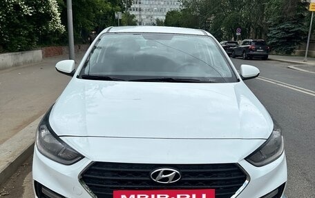 Hyundai Solaris II рестайлинг, 2019 год, 960 000 рублей, 2 фотография