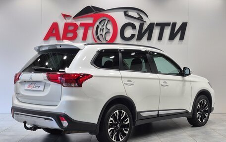 Mitsubishi Outlander III рестайлинг 3, 2021 год, 3 655 000 рублей, 7 фотография