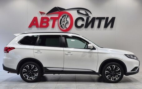 Mitsubishi Outlander III рестайлинг 3, 2021 год, 3 655 000 рублей, 8 фотография