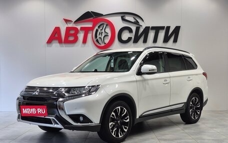 Mitsubishi Outlander III рестайлинг 3, 2021 год, 3 655 000 рублей, 3 фотография