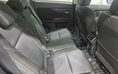 Mitsubishi Outlander III рестайлинг 3, 2021 год, 3 655 000 рублей, 16 фотография