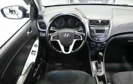 Hyundai Solaris II рестайлинг, 2014 год, 939 900 рублей, 9 фотография