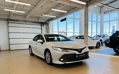 Toyota Camry, 2018 год, 2 299 999 рублей, 8 фотография