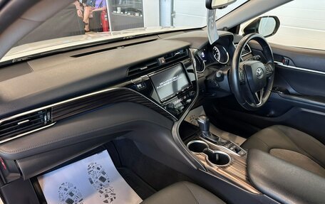 Toyota Camry, 2018 год, 2 299 999 рублей, 13 фотография