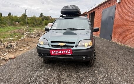 Chevrolet Niva I рестайлинг, 2011 год, 600 000 рублей, 3 фотография