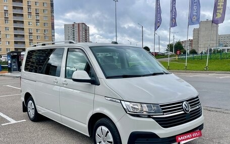 Volkswagen Caravelle T6 рестайлинг, 2020 год, 3 999 000 рублей, 2 фотография