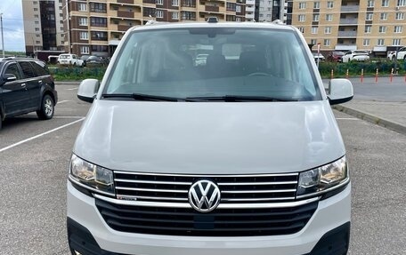 Volkswagen Caravelle T6 рестайлинг, 2020 год, 3 999 000 рублей, 6 фотография