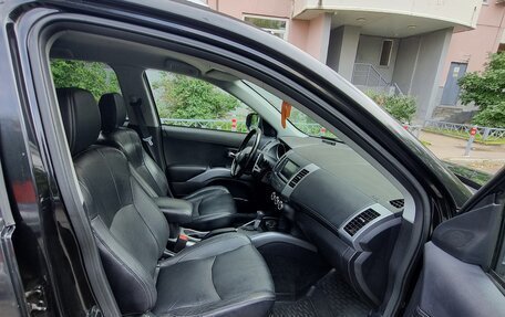 Mitsubishi Outlander III рестайлинг 3, 2010 год, 970 000 рублей, 9 фотография