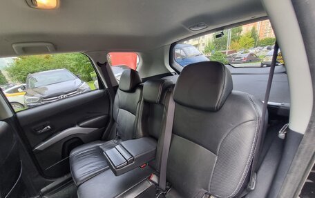 Mitsubishi Outlander III рестайлинг 3, 2010 год, 970 000 рублей, 12 фотография