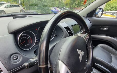 Mitsubishi Outlander III рестайлинг 3, 2010 год, 970 000 рублей, 10 фотография