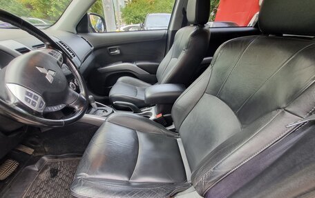 Mitsubishi Outlander III рестайлинг 3, 2010 год, 970 000 рублей, 11 фотография