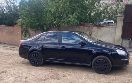 Volkswagen Jetta VI, 2008 год, 290 000 рублей, 2 фотография
