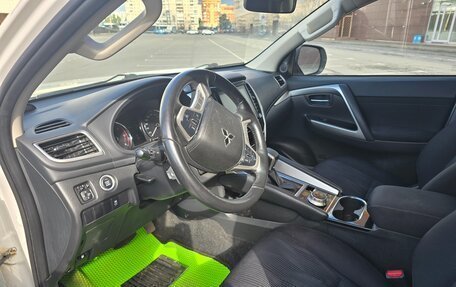 Mitsubishi Pajero Sport III рестайлинг, 2022 год, 3 500 000 рублей, 10 фотография