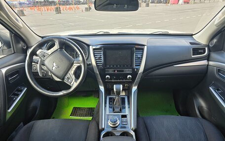 Mitsubishi Pajero Sport III рестайлинг, 2022 год, 3 500 000 рублей, 11 фотография