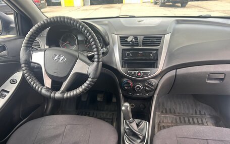 Hyundai Solaris II рестайлинг, 2015 год, 650 000 рублей, 5 фотография