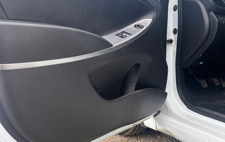 Hyundai Solaris II рестайлинг, 2015 год, 650 000 рублей, 8 фотография