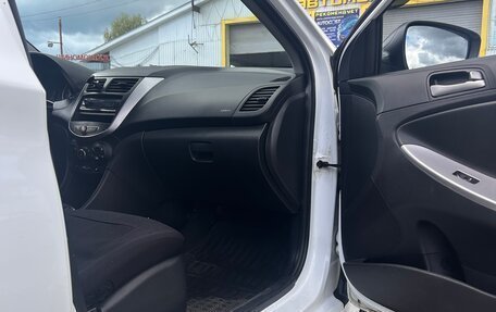 Hyundai Solaris II рестайлинг, 2015 год, 650 000 рублей, 11 фотография