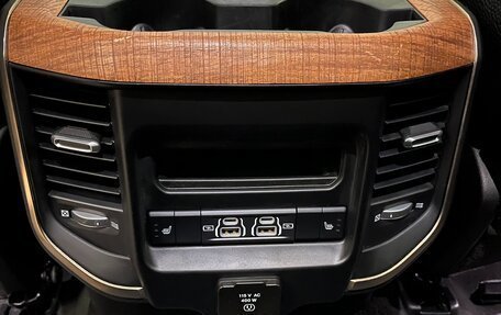 Rambler 1500, 2022 год, 8 000 000 рублей, 24 фотография