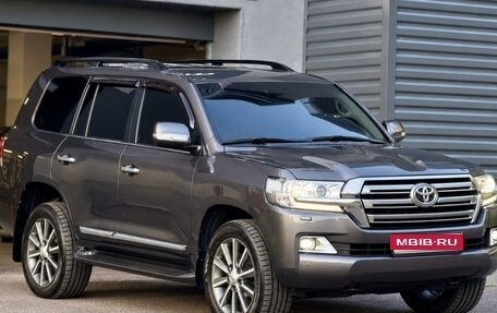 Toyota Land Cruiser 200, 2016 год, 6 140 000 рублей, 1 фотография