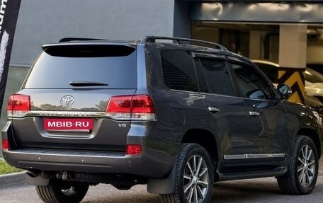 Toyota Land Cruiser 200, 2016 год, 6 140 000 рублей, 4 фотография