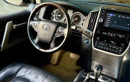 Toyota Land Cruiser 200, 2016 год, 6 140 000 рублей, 10 фотография