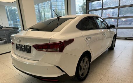 Hyundai Solaris II рестайлинг, 2021 год, 1 350 000 рублей, 4 фотография