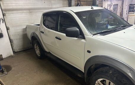 Mitsubishi L200 IV рестайлинг, 2013 год, 1 350 000 рублей, 5 фотография