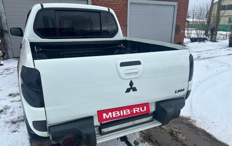 Mitsubishi L200 IV рестайлинг, 2013 год, 1 350 000 рублей, 3 фотография