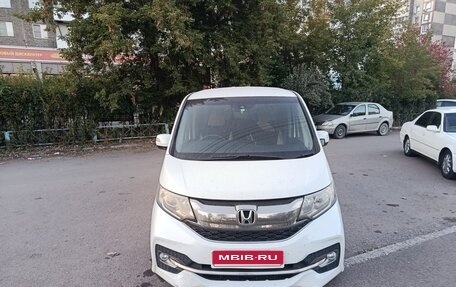 Honda Stepwgn IV, 2016 год, 1 750 000 рублей, 1 фотография