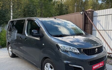 Peugeot Traveller I, 2019 год, 2 200 000 рублей, 1 фотография