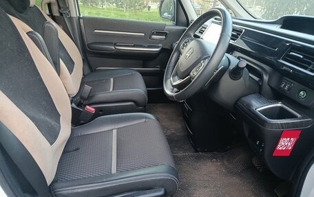Honda Stepwgn IV, 2016 год, 1 750 000 рублей, 7 фотография