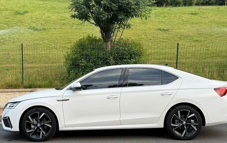 Skoda Octavia IV, 2022 год, 2 300 000 рублей, 7 фотография