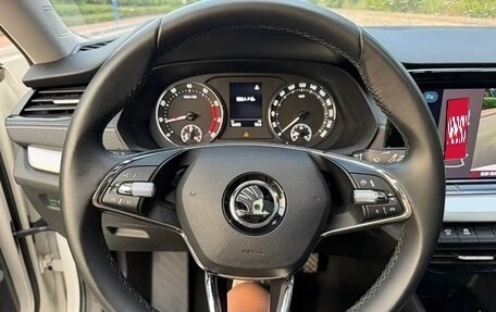Skoda Octavia IV, 2022 год, 2 300 000 рублей, 13 фотография