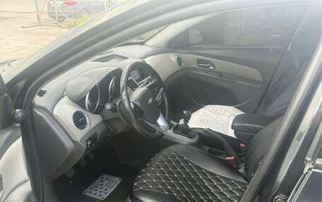 Chevrolet Cruze II, 2010 год, 560 000 рублей, 7 фотография