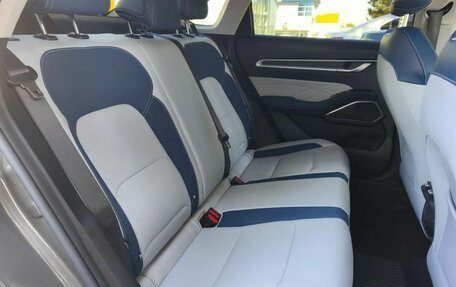Geely Emgrand, 2023 год, 1 740 000 рублей, 17 фотография