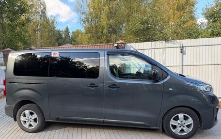 Peugeot Traveller I, 2019 год, 2 200 000 рублей, 2 фотография