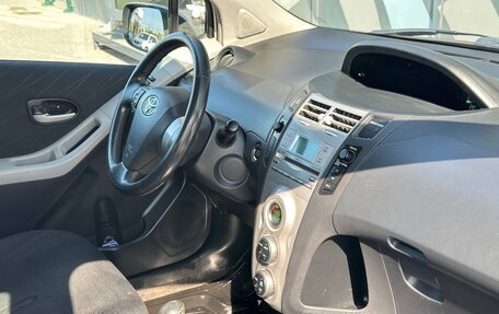 Toyota Yaris III рестайлинг, 2007 год, 699 000 рублей, 13 фотография