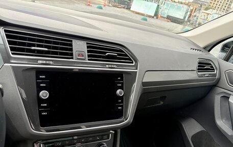 Volkswagen Tiguan II, 2019 год, 3 190 000 рублей, 18 фотография
