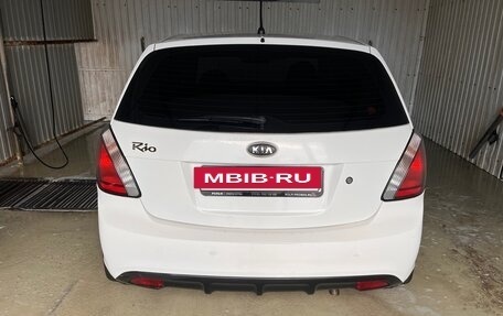 KIA Rio II, 2011 год, 650 000 рублей, 2 фотография