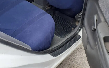 Toyota Avensis III рестайлинг, 1998 год, 350 000 рублей, 9 фотография
