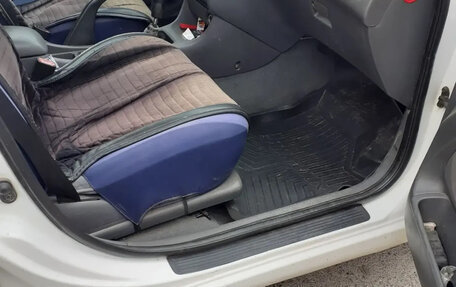 Toyota Avensis III рестайлинг, 1998 год, 350 000 рублей, 8 фотография