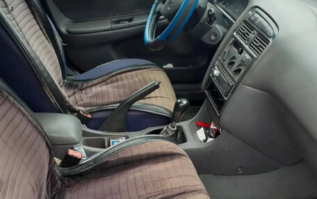 Toyota Avensis III рестайлинг, 1998 год, 350 000 рублей, 11 фотография