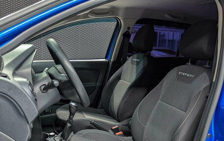 Renault Logan II, 2020 год, 899 000 рублей, 11 фотография