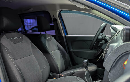 Renault Logan II, 2020 год, 899 000 рублей, 26 фотография